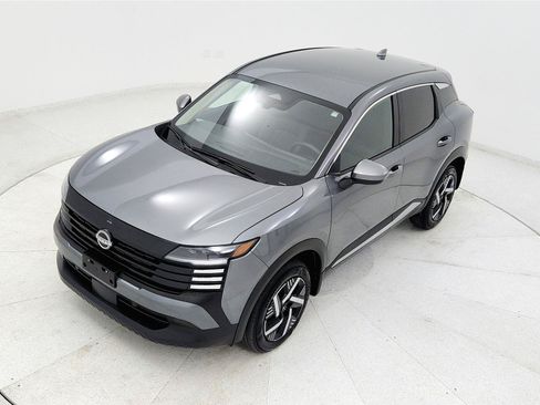 Used 2025 Nissan Kicks SV FWD image 32