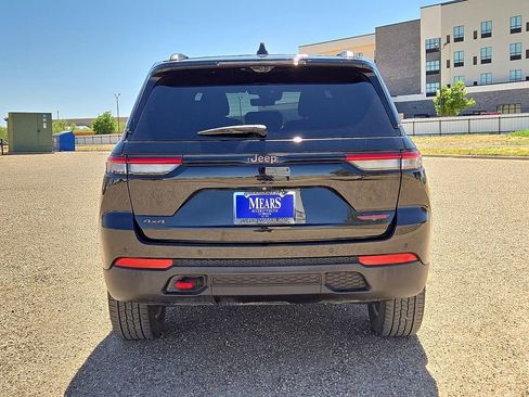 Used 2022 Jeep Grand Cherokee Trailhawk w/ ADV Protech Group II AWD/4WD image 4