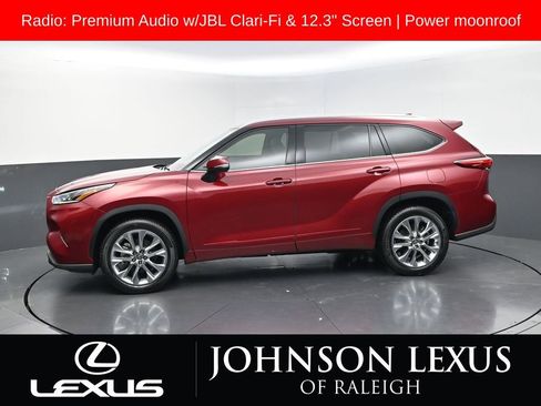 Used 2020 Toyota Highlander Limited FWD image 2