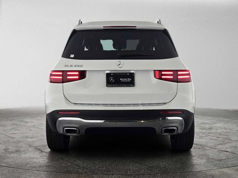 New 2026 Mercedes-Benz GLB 250 image 4