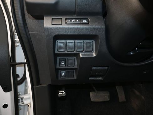 Used 2022 Nissan Frontier S RWD image 12