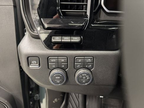 New 2026 Chevrolet Silverado 2500 ZR2 image 30