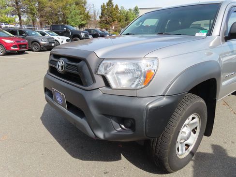 Used 2015 Toyota Tacoma PreRunner w/ Convenience Package image 9