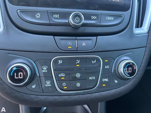 Used 2023 Chevrolet Malibu LT FWD image 25