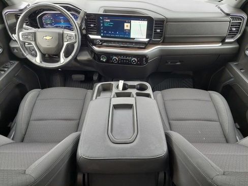 Used 2022 Chevrolet Silverado 1500 LT image 3
