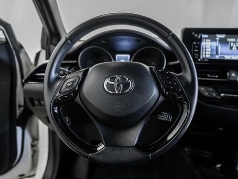 Used 2018 Toyota C-HR XLE image 27