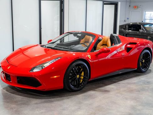 Used 2018 Ferrari 488 Spider RWD image 21
