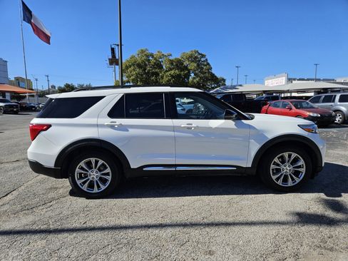 Certified 2023 Ford Explorer XLT w/ Equipment Group 202A image 2