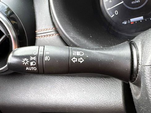 Used 2021 Nissan Kicks SR FWD image 25