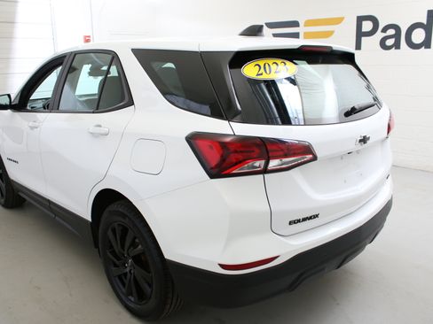 Used 2023 Chevrolet Equinox LS w/ Midnight Edition image 7