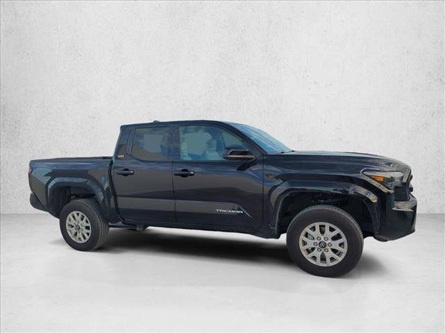 Certified 2025 Toyota Tacoma SR5 AWD/4WD image 4