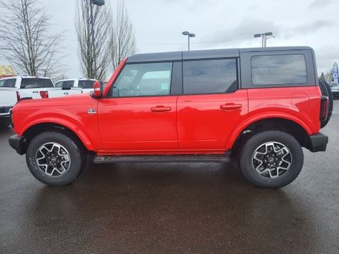 New 2024 Ford Bronco Outer Banks image 14