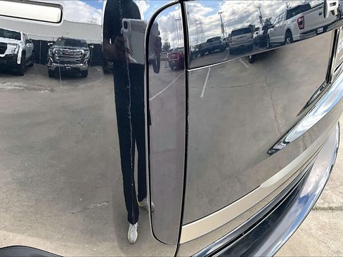 Used 2023 Land Rover Range Rover SE image 29