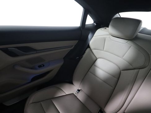 Certified 2025 Porsche Taycan image 15