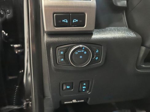 Used 2019 Ford F250 Platinum w/ FX4 Off-Road Package AWD/4WD image 58