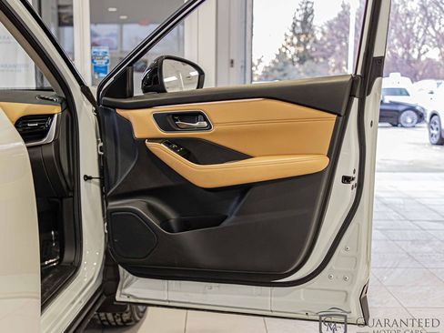 Used 2022 Nissan Rogue Platinum w/ Head-Up Display Package image 39