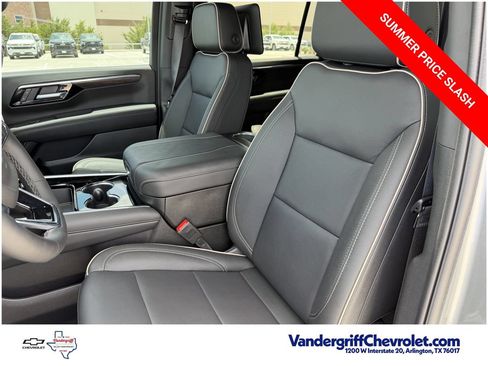 New 2026 Chevrolet Suburban Premier RWD image 24
