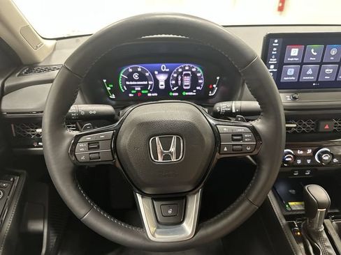 Used 2025 Honda Accord Touring image 13
