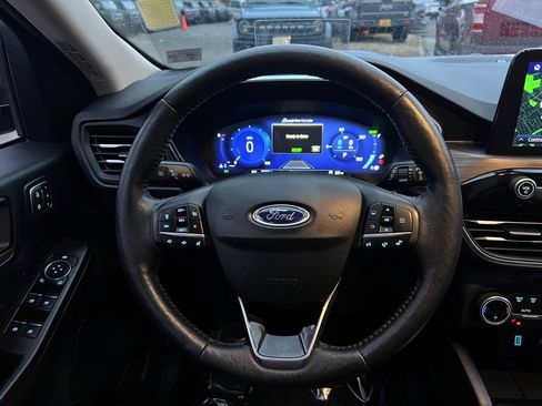 Used 2020 Ford Escape Titanium image 26