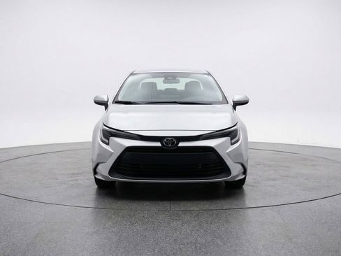 Used 2025 Toyota Corolla LE image 2