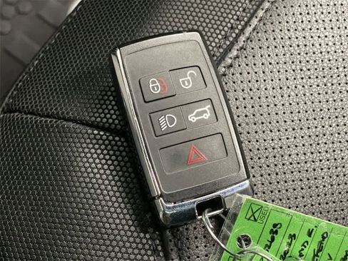 Used 2023 Land Rover Defender 130 X-Dynamic SE image 31