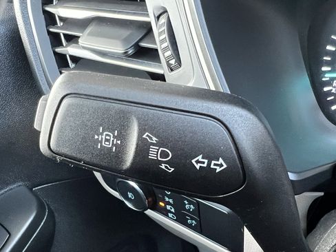 Used 2022 Ford Escape SEL image 30