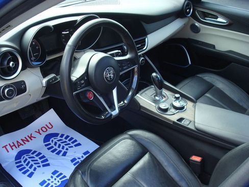 Used 2019 Alfa Romeo Giulia Ti image 11