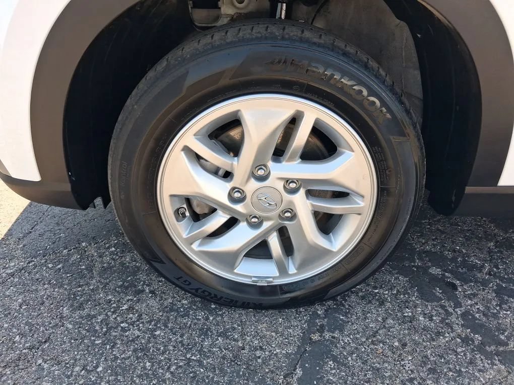 Used 2026 Hyundai Venue SE FWD image 7