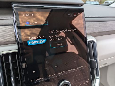 Used 2024 GMC Acadia Denali w/ Super Cruise Package image 32