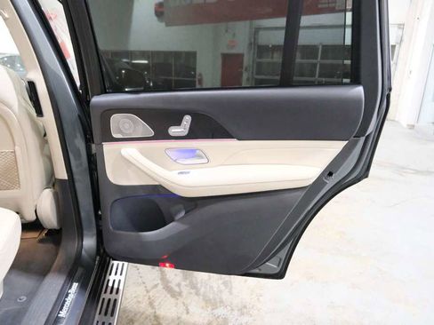 Used 2020 Mercedes-Benz GLS 450 4MATIC image 29