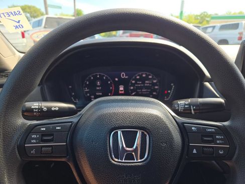 Used 2025 Honda Accord LX image 32