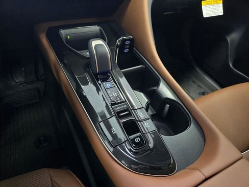 New 2025 Toyota Crown Signia Limited image 34