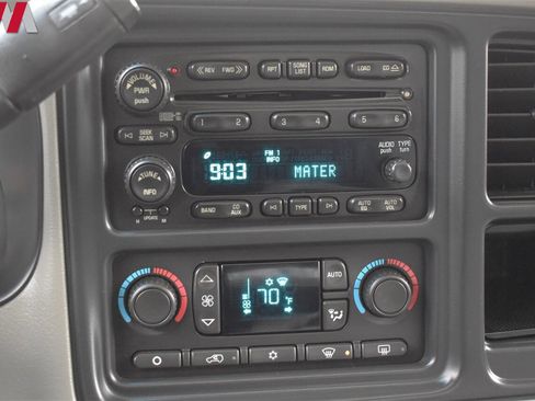 Used 2006 Chevrolet Silverado 2500 LT w/ Heavy-Duty Power Package image 18