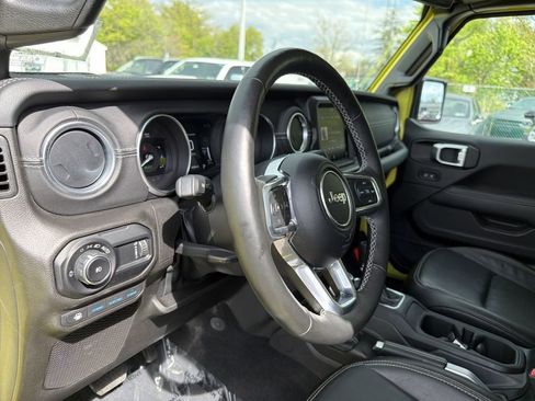 Used 2023 Jeep Wrangler Unlimited Sahara w/ Cold Weather Group AWD/4WD image 21
