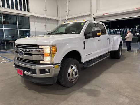 Used 2019 Ford F350 Lariat w/ Lariat Ultimate Package image 1