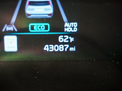 Used 2023 Kia Niro EX Touring image 33