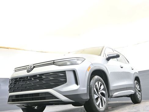 New 2026 Volkswagen Tiguan S image 33