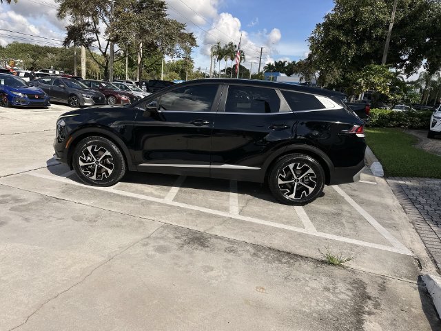 Used 2023 Kia Sportage EX FWD image 32