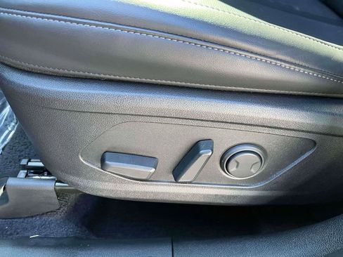 Certified 2025 Kia Sorento S w/ Panoramic Sunroof Package image 17