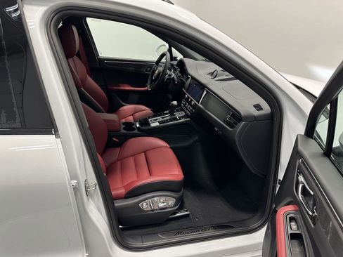 New 2026 Porsche Macan GTS AWD/4WD image 43