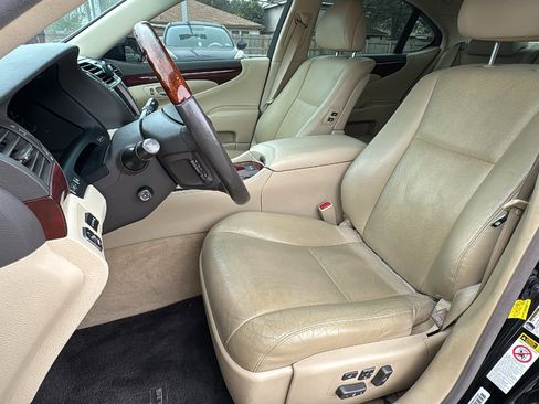 Used 2011 Lexus LS 460 w/ Comfort Pkg image 14
