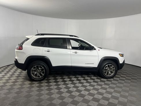Certified 2022 Jeep Cherokee Trailhawk w/ Technology Group B image 9