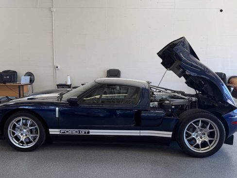 Used 2006 Ford GT RWD image 51