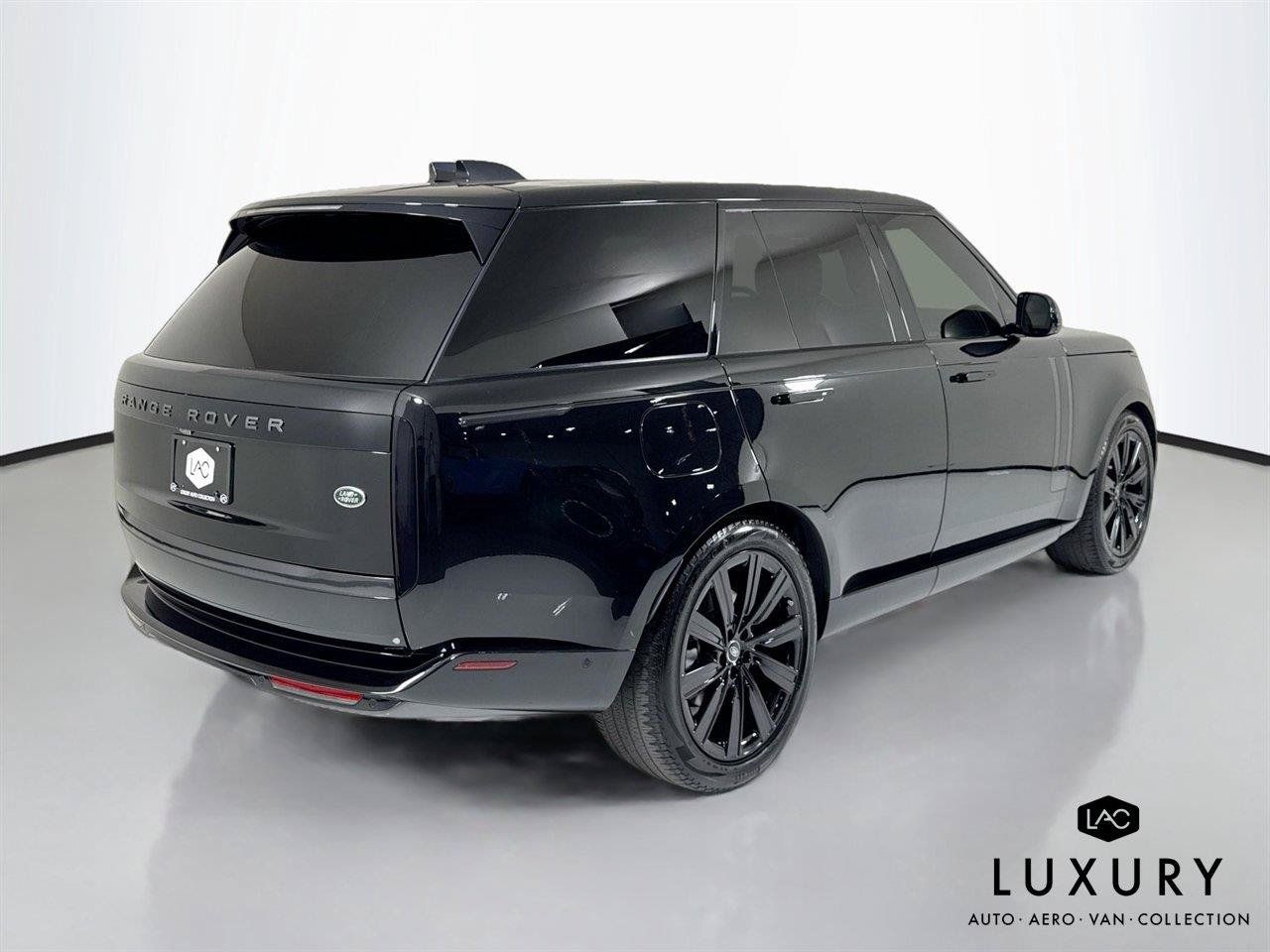 Used 2023 Land Rover Range Rover SE AWD/4WD image 8