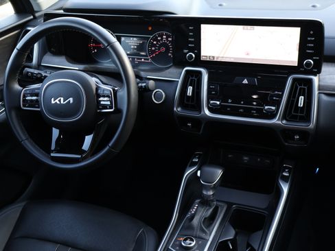 Used 2023 Kia Sorento X-Line EX image 16