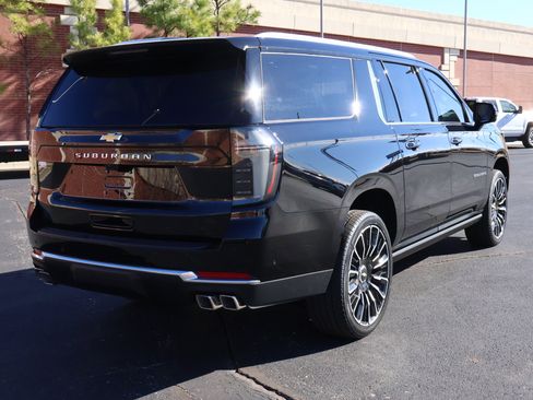 New 2026 Chevrolet Suburban High Country image 37