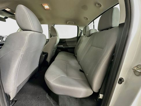 Used 2016 Toyota Tacoma SR5 RWD image 26