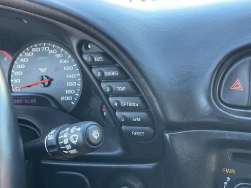 Used 2001 Chevrolet Corvette Convertible w/ Preferred Equipment Group2 RWD image 23