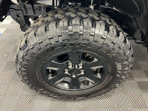 Used 2020 Jeep Gladiator Overland image 36