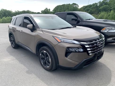 Used 2024 Nissan Rogue SV w/ SV Premium Package FWD image 1